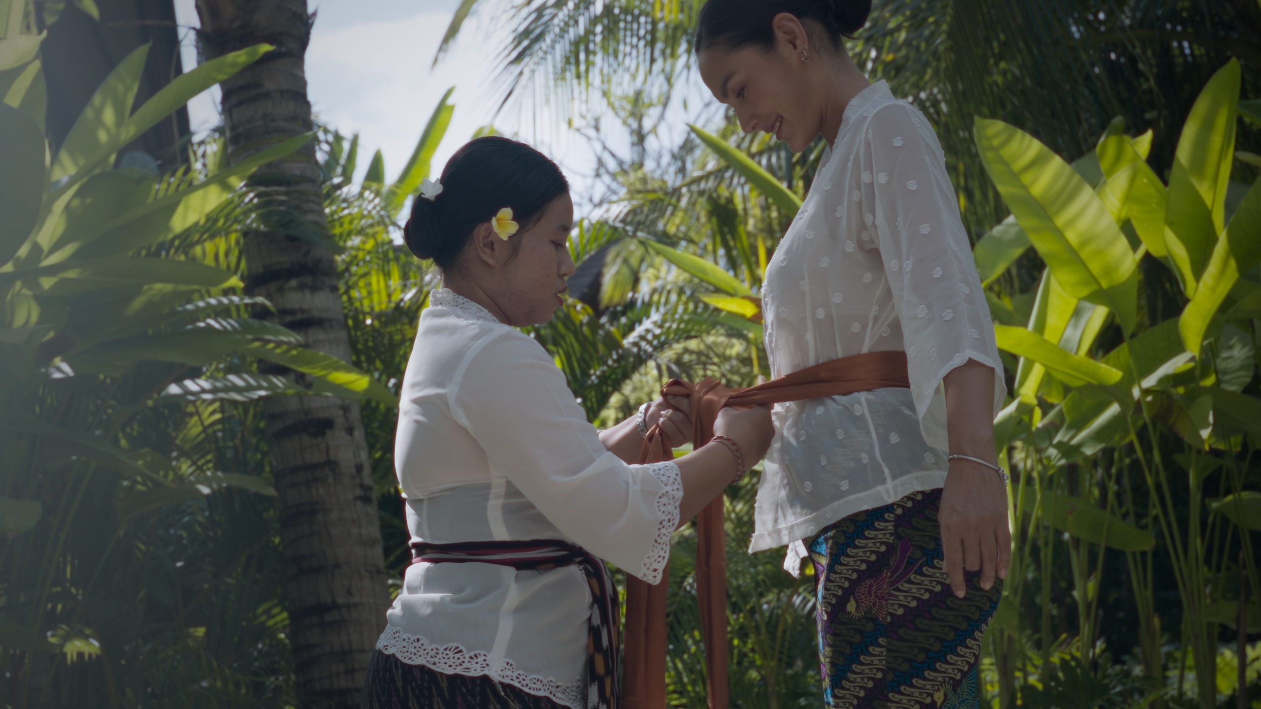 Balinese dance guest activity at Nuju Uluwatu